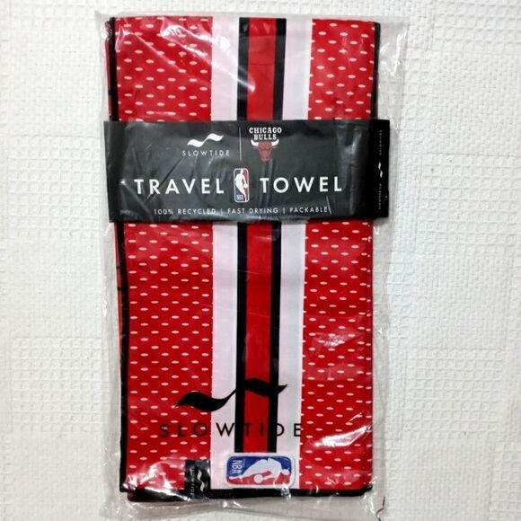 NBA Slowtide Chicago Bulls Jersey Quick-Dry Red Travel Towel - Picture 1 of 5